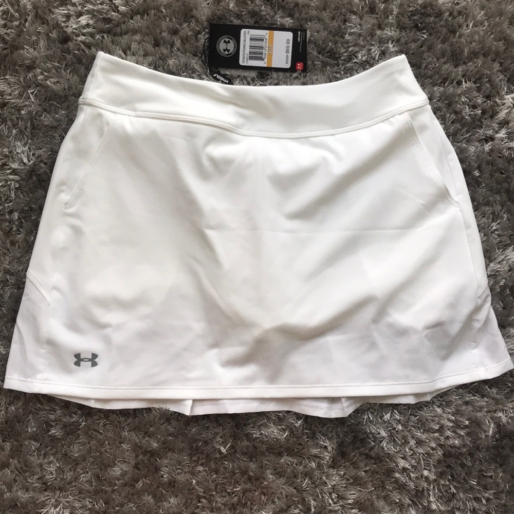 White Under Armour golf skort. Small. NWT